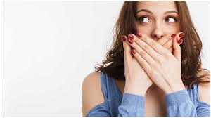 बार-बार हिचकी आना: क्या यह किसी बीमारी के लक्षण तो नहीं ? आइये जानते हैं इसके कारण