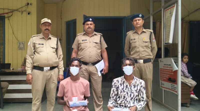 गैंग के सरगना सहित 02 अभियुक्तों को पुलिस ने किया गिरफ्तार, एक विधी विवादित किशोर को लिया पुलिस संरक्षण में