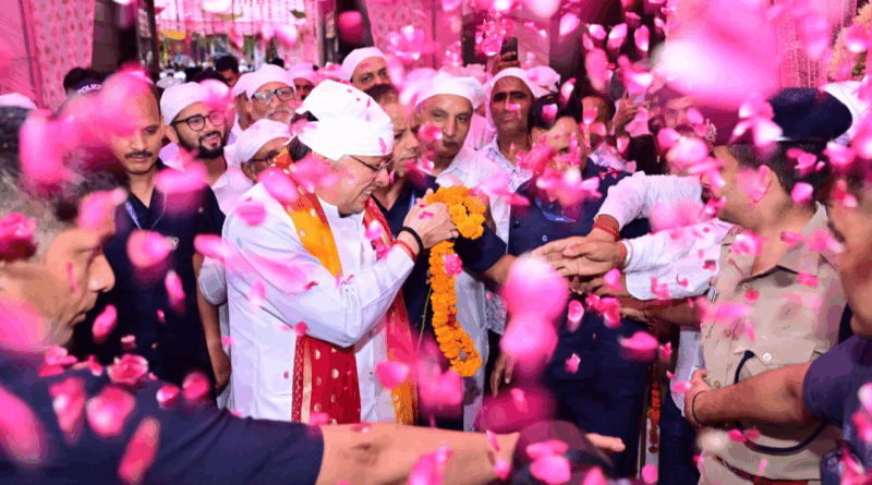 सीएम पुष्कर सिंह धामी ने सोमवार को श्री ब्रह्म निवास आश्रम, सप्तसरोवर रोड, भूपतवाला  में 50वाँ निर्वाण दिवस के अवसर पर आयोजित कार्यक्रम में प्रतिभाग किया।