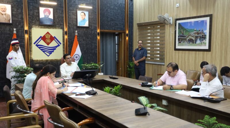 लंबित आपराधिक वादों के त्वरित निस्तारण को लेकर डीएम ने की समीक्षा बैठक।