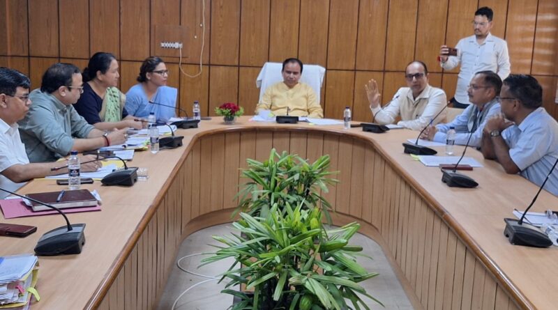 शिक्षकों को मिलेगा अंतरिम प्रमोशन का लाभ: डॉ. धन सिंह रावत  अधिकारियों को निर्देश, विधि विभाग से परामर्श लेकर दाखिल करें जवाब