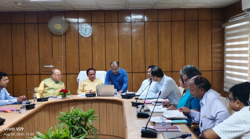 प्रदेशभर में आयोजित होगा स्वास्थ्य पखवाड़ : डॉ. धन सिंह रावत  4604 स्वास्थ्य शिविरों में परखी जायेगी लोगों की सेहत