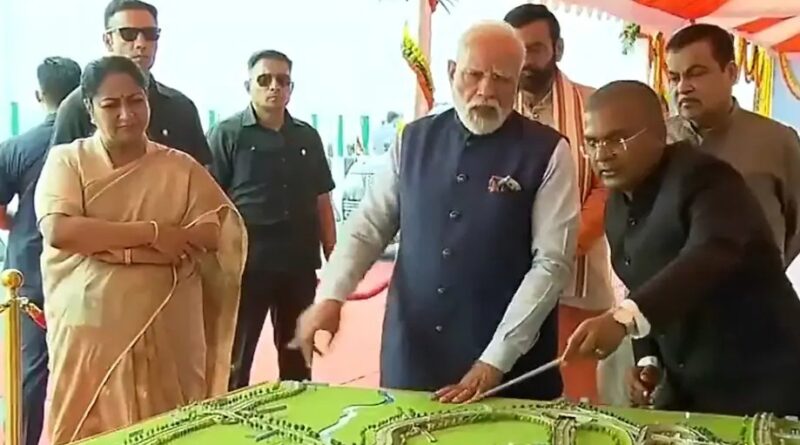 दिल्ली के रोहिणी में PM मोदी का रोड शो  थोड़ी देर में  एक्सप्रेसवे के नए सेक्शन का करेंगे उद्घाटन
