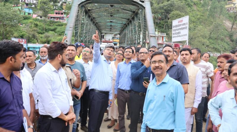 थराली में आपदा प्रभावित क्षेत्रों के लिए भारत सरकार की अंतरमंत्रालयीय टीम ने हवाई सर्वे कर किया विस्तृत सर्वेक्षण
