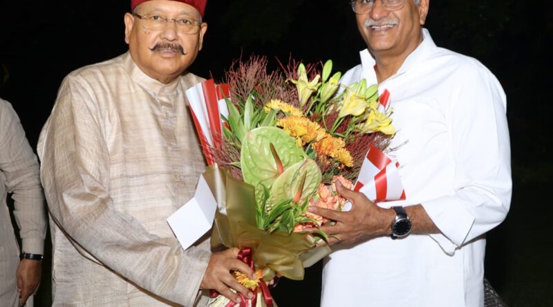 केन्द्रीय मंत्री शेखावत से मुलाकात कर मूर्तिविहीन मंदिरों में मूर्ति स्थापित करने का अनुरोध