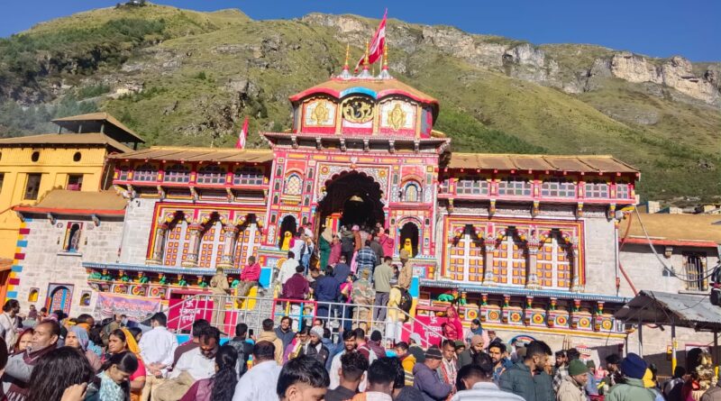 द्वितीय चरण की चारधाम यात्रा सुचारू: हेमंत द्विवेदी  शक्ति उपासना के महापर्व नवरात्रि की शुभकामनाएं दी