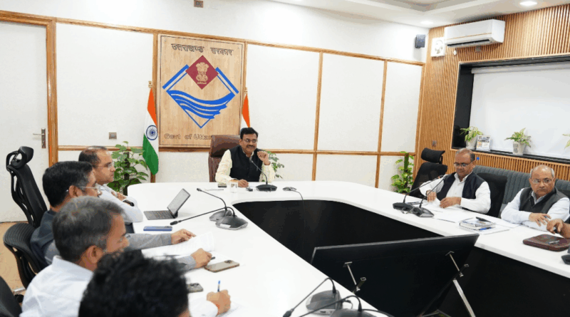 मुख्य सचिव  आनन्द बर्द्धन की अध्यक्षता में बुधवार को सचिवालय में राज्य आपदा मोचन निधि एवं राज्य आपदा न्यूनीकरण निधि मद के अंतर्गत राज्य कार्यकारिणी समिति की बैठक संपन्न हुई