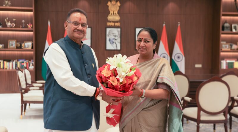 कृषि मंत्री गणेश जोशी ने सुना प्रधानमंत्री नरेंद्र मोदी का ‘मन की बात’ का 127वां संस्करण