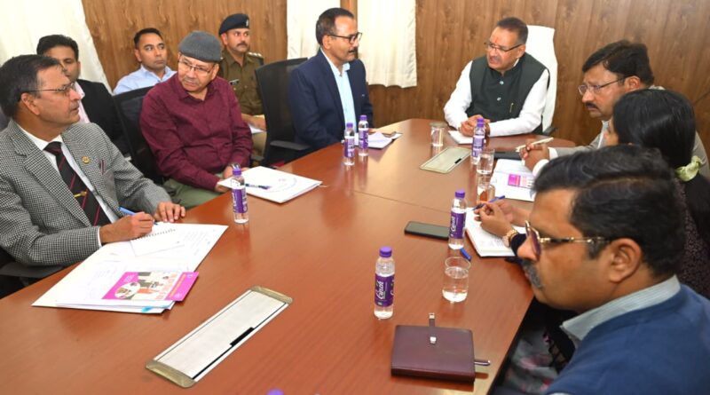 सैनिक सम्मेलन की तैयारियों का सैनिक कल्याण मंत्री गणेश जोशी ने लिया जायजा