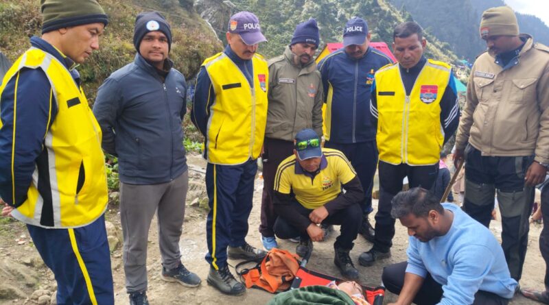 लैंचोली में SDRF का त्वरित रेस्क्यू बीमार को पहुंचाया हेलीपैड 