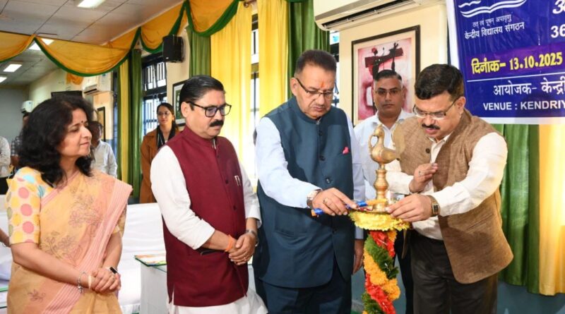 केंद्रीय विद्यालय देहरादून द्वारा आयोजित 36वीं युवा संसद प्रतियोगिता का उद्घाटन करते कैबिनेट मंत्री गणेश जोशी