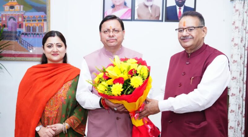 प्रदेश के मुख्यमंत्री पुष्कर सिंह धामी को दीपावली की बधाई और शुभकामनाएं देते कैबिनेट मंत्री गणेश जोशी