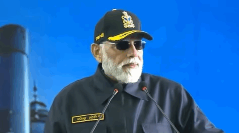 ‘INS विक्रांत के नाम से ही पूरे पाकिस्तान की नींद उड़ गई थी’, PM मोदी ने बीच समंदर नौसेना के साथ मनाई दिवाली 