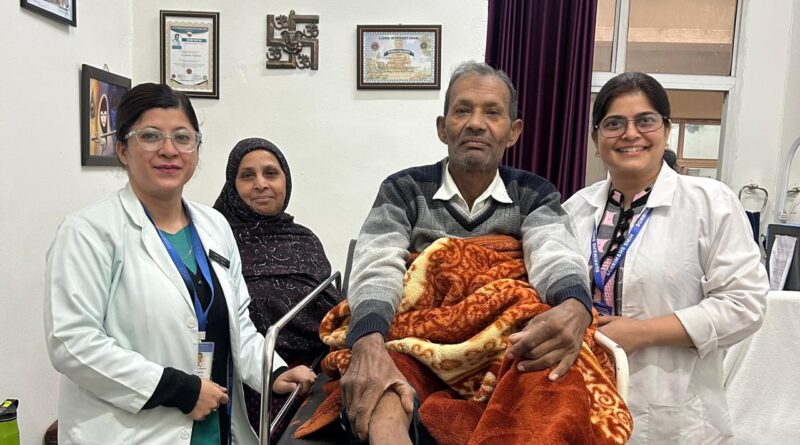 महंत इन्दिरेश अस्पताल में माइक्रोसर्जरी द्वारा सफल इलाज