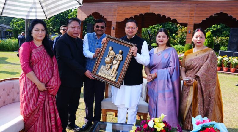 सीएम पुष्कर सिंह धामी की अध्यक्षता में मुख्यमंत्री आवास पर IAS अधिकारियों की अनौपचारिक बैठक आयोजित