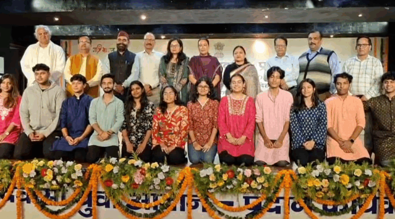 आदिवासी समाज को मुख्य धारा में लाना हम सब की जिम्मेदारी : रेखा आर्या