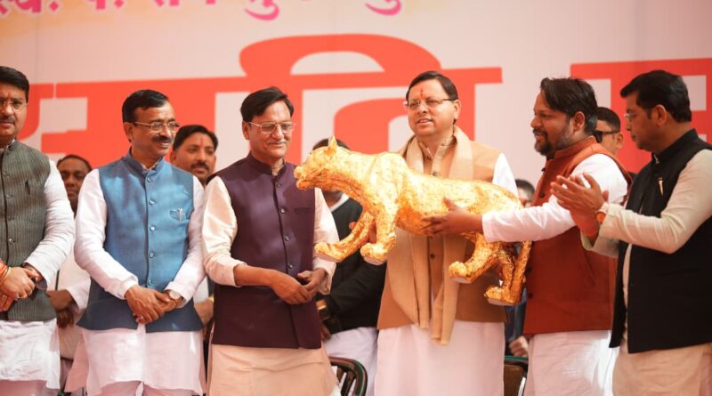पंडित राम सुमेर शुक्ल की 47वीं पुण्यतिथि पर मुख्यमंत्री पुष्कर सिंह धामी ने श्रद्धांजलि दी