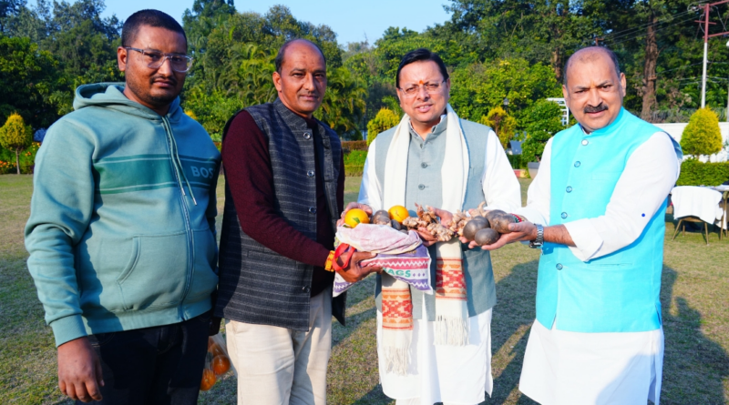 सल्ट विधायक महेश सिंह जीना ने मुख्यमंत्री धामी को भेंट किए पारंपरिक पहाड़ी उत्पाद सीएम बोले—औपचारिक भेंटों में ‘लोकल उत्पादों’ को दें प्राथमिकता