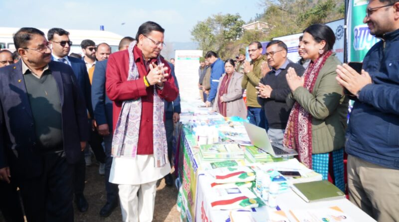 मुख्यमंत्री पुष्कर सिंह धामी ने खैरीमान सिंह में ‘जन-जन की सरकार, जन-जन के द्वार‘ शिविर का किया निरीक्षण