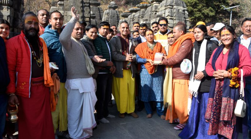 सांस्कृतिक विरासत के वाहक हैं उत्तराखंड के मेले : रेखा आर्या  कटारमल सूर्य मंदिर में सूर्य पर्व मेले में शामिल हुई कैबिनेट मंत्री