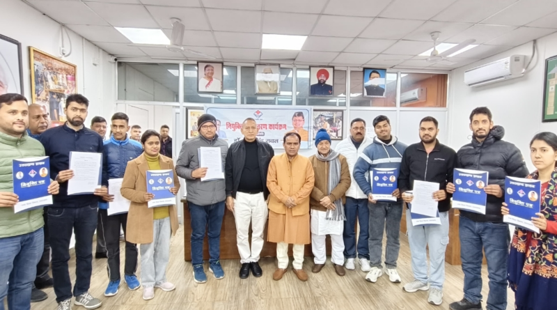 उच्च शिक्षा विभाग को मिले 10 और प्रयोगशाला सहायक  विभागीय मंत्री डॉ. रावत ने वितरित किये नियुक्ति पत्र