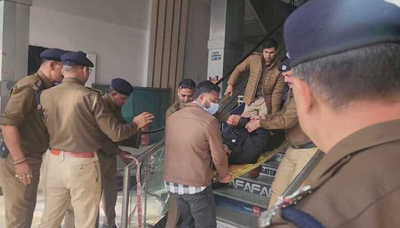 देहरादून में एक और हत्या,दिन दहाड़े राजपुर रोड पर सिल्वर सिटी में व्यक्ति की गोली मारकर हत्या!