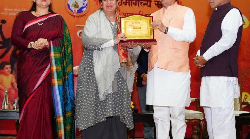 देहरादून से उठा संस्कृति और संस्कारों का शंखनाद — मातृशक्ति को सीएम धामी का नमन