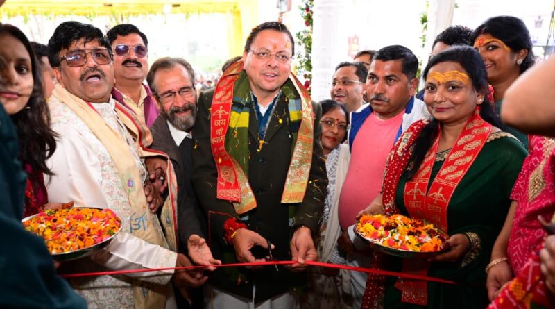 “हारे के सहारे” के दरबार में पहुंचे मुख्यमंत्री धामी, श्री खाटू श्याम धाम में की पूजा-अर्चना