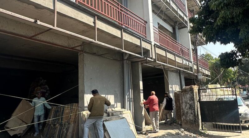 एमडीडीए का कड़ा संदेश : नियमों से समझौता नहीं, जाखन और सिनोला में अवैध निर्माण सील, विशेष अभियान के तहत बड़ी कार्रवाई