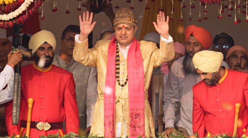  श्री गुरु राम राय जी महाराज व श्रीमहंत देवेन्द्र दास जी महाराज के जयकारों से गूंजी द्रोणनगरी