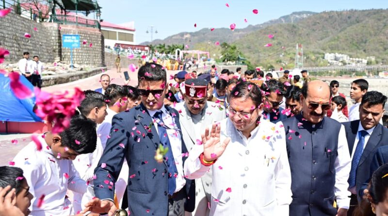 मुख्यमंत्री ने अन्तराष्ट्रीय योग महोत्सव का किया शुभारम्भ