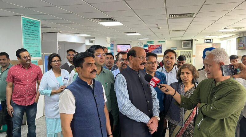 बर्दाश्त नहीं होगी लापरवाही: मंत्री का अस्पताल प्रशासन को सख्त निर्देश- सुविधाओं को दें प्राथमिकता