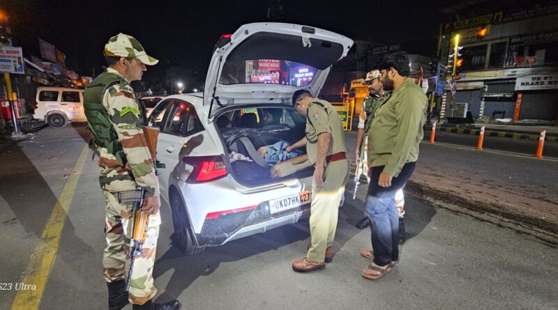 दून पुलिस की “ऑपरेशन नाइट स्ट्राइक”: एसएसपी के नेतृत्व में सड़कों पर उतरी पुलिस, पब और बार में हड़कंप