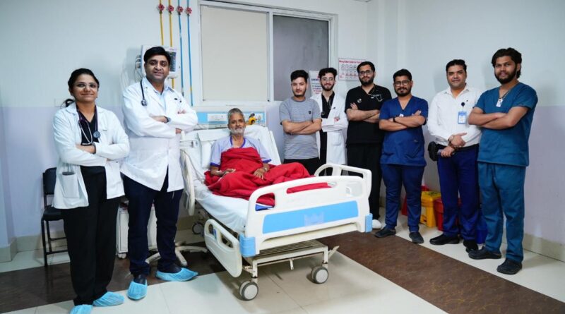 श्री महंत इन्दिरेश अस्पताल का बड़ा चमत्कार: बिना सीना चीरे ‘टवी’ तकनीक से बदला गया दिल का वाल्व
