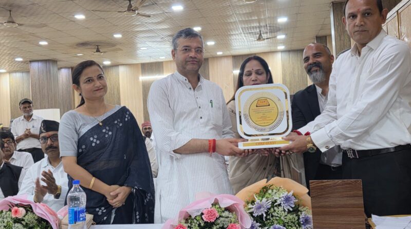 बार एसोसिएशन देहरादून का अनूठा आयोजन: मेयर सौरभ थपलियाल ने कैरम प्रतियोगिता में दी स्वर्गीय सचिंद्र सिंह ‘सचिन’ को श्रद्धांजलि, खेल भावना और सौहार्द पर दिया जोर