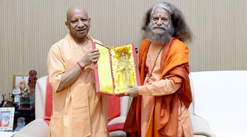 विकास और विरासत के समन्वय पर हुई महा-चर्चा: मुख्यमंत्री योगी आदित्यनाथ से मिले परमार्थ निकेतन के अध्यक्ष स्वामी चिदानन्द सरस्वती
