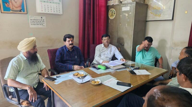 देहरादून में राज्य निगम कर्मचारी महासंघ की महा-बैठक, कर्मचारियों ने बुलंद की अपनी आवाज